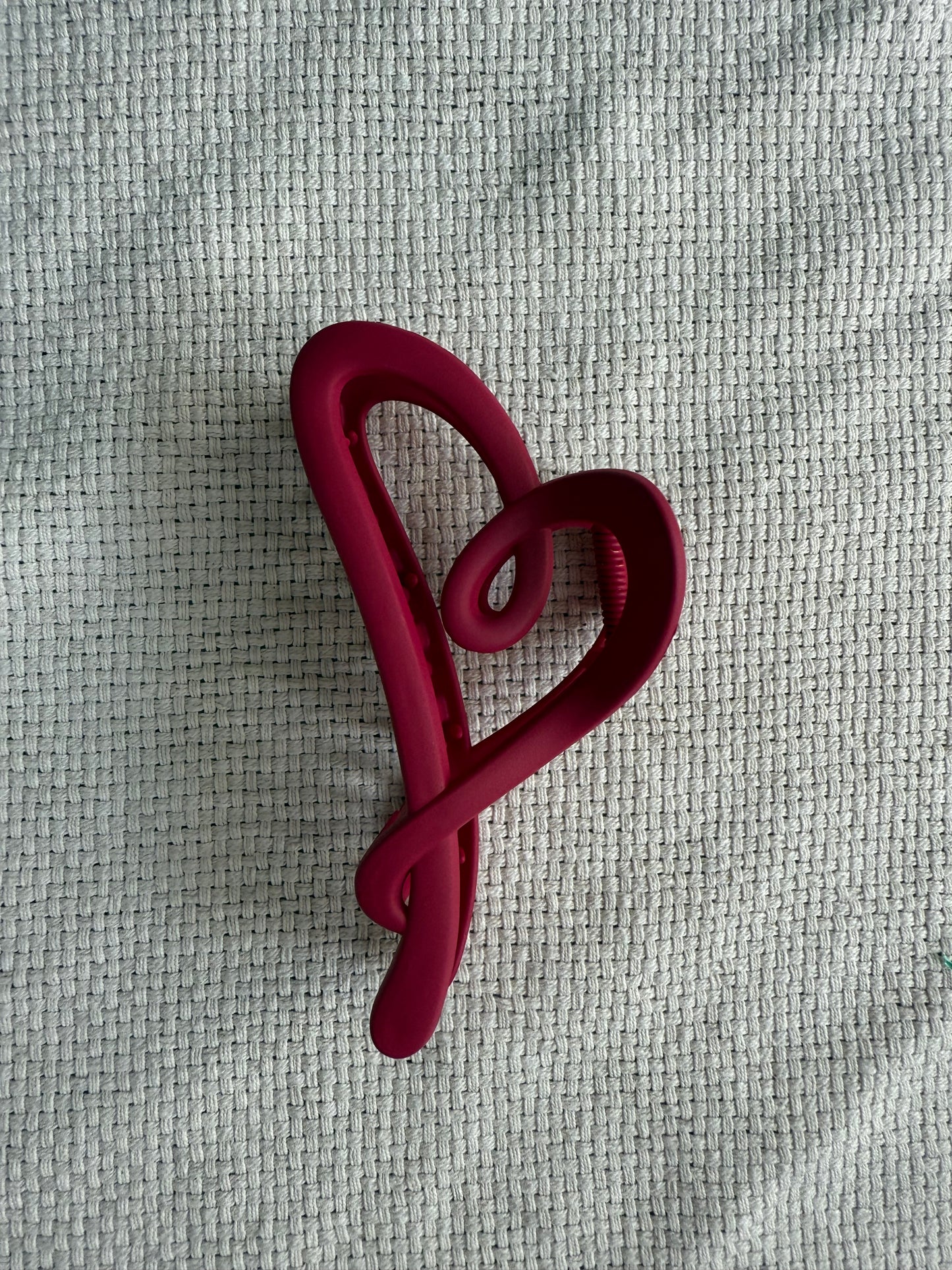 Pink hearted hair claw clip