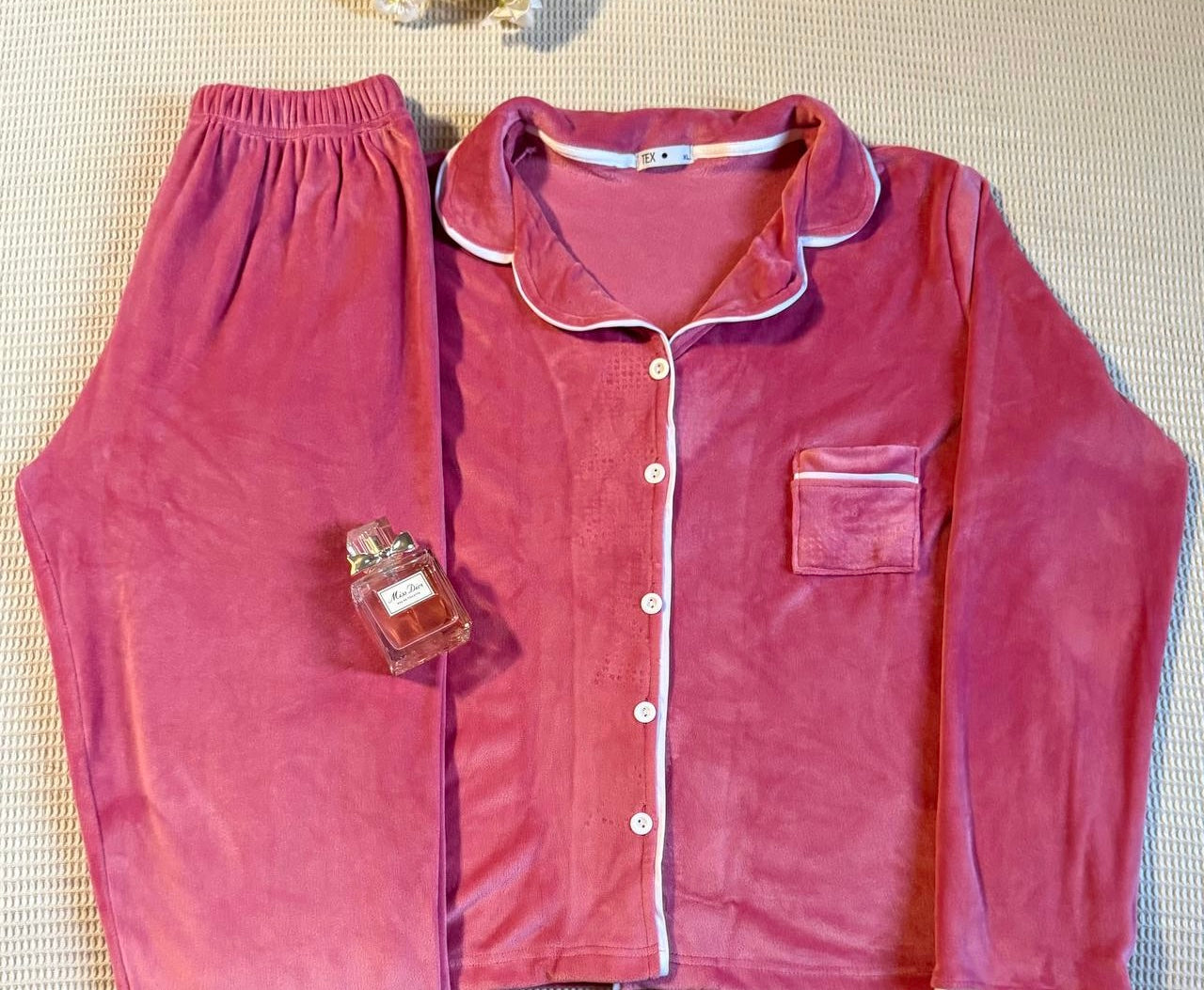 Plain classic velvet pj