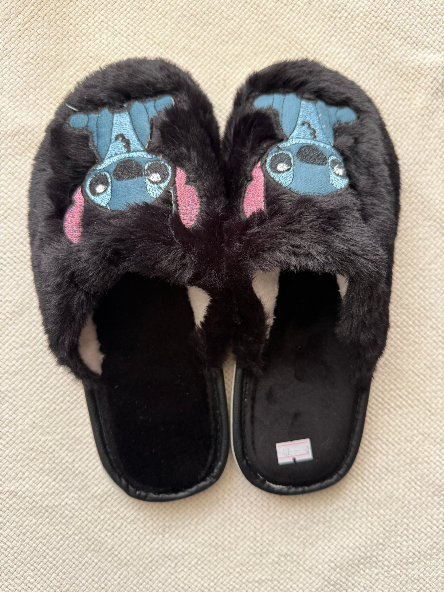 Black stitch winter sliper