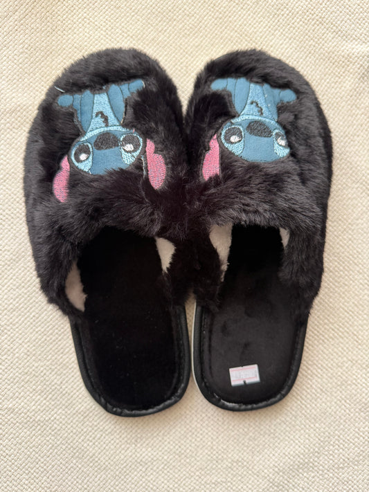 Black stitch winter sliper