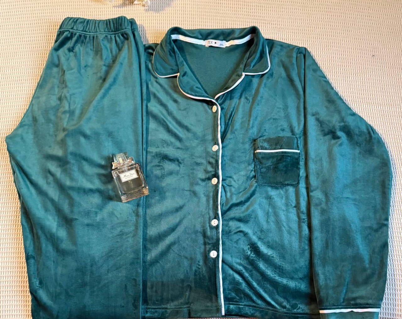 Plain classic velvet pj