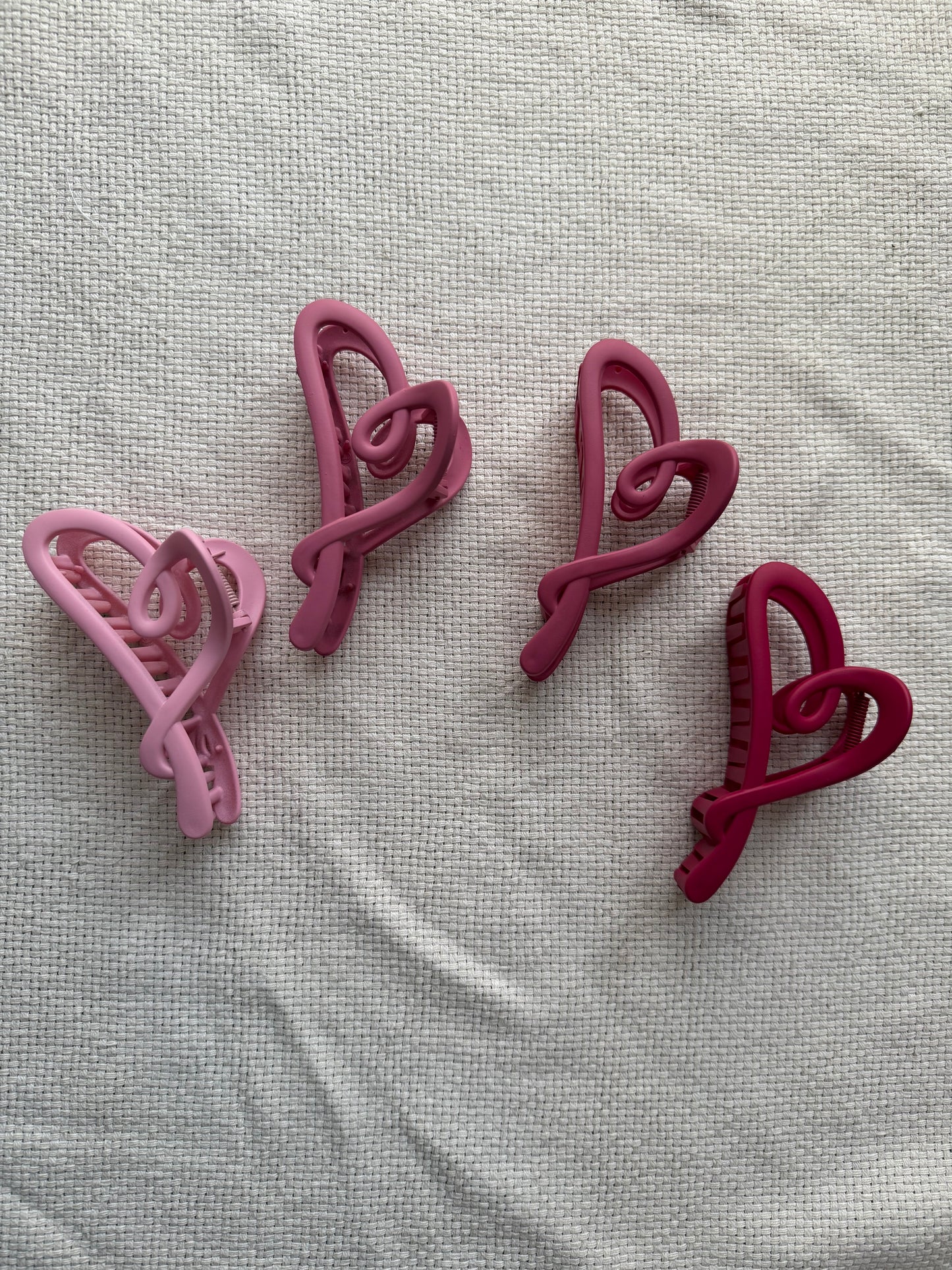 Pink hearted hair claw clip