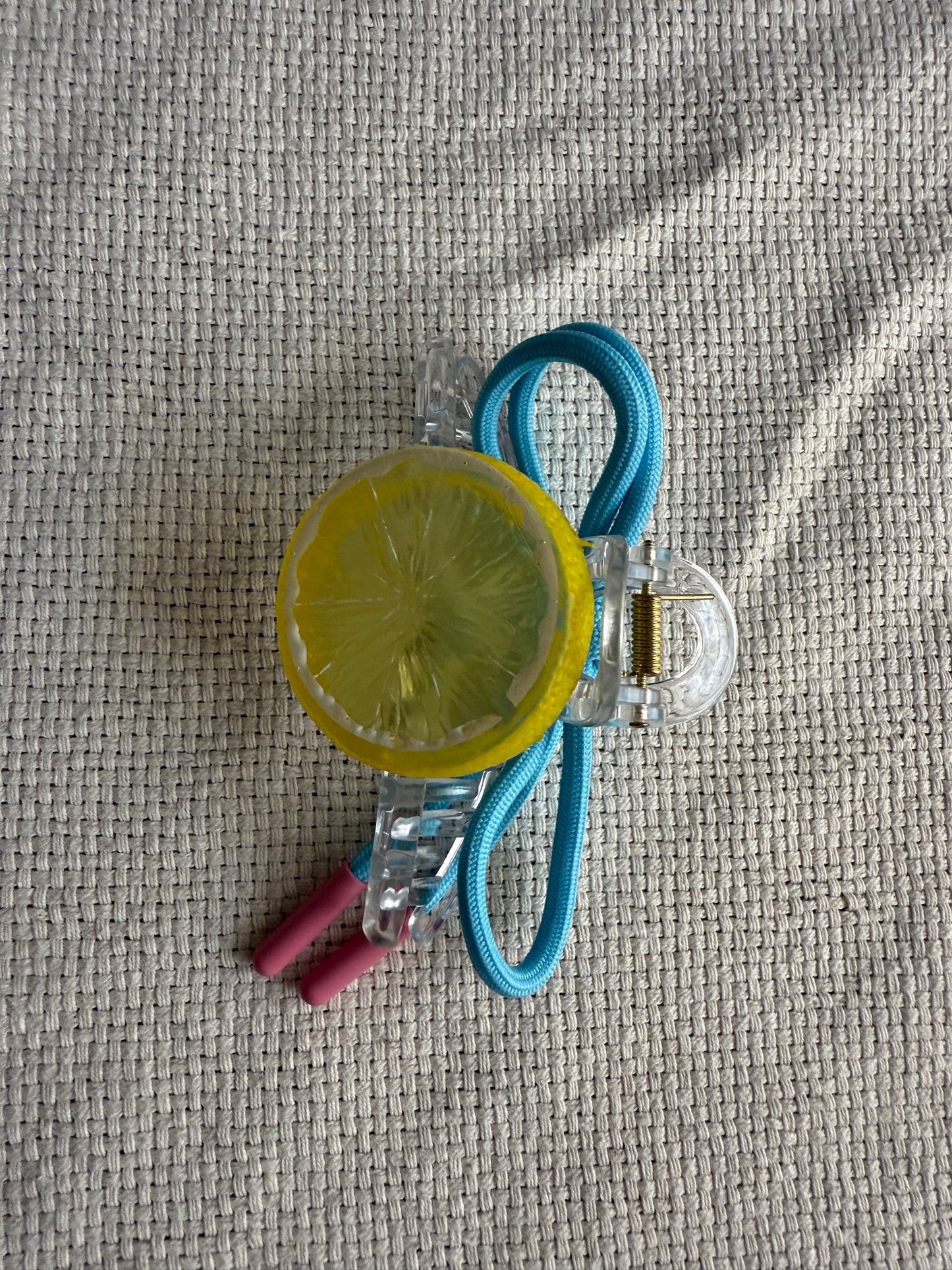Lemon hair claw clip
