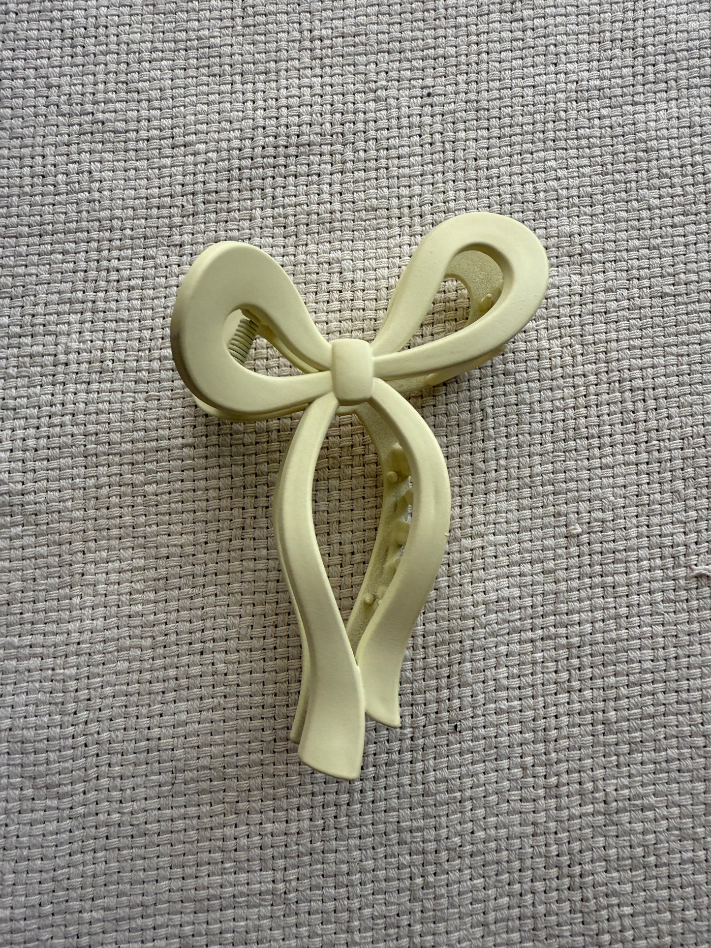 Bow hair claw clip