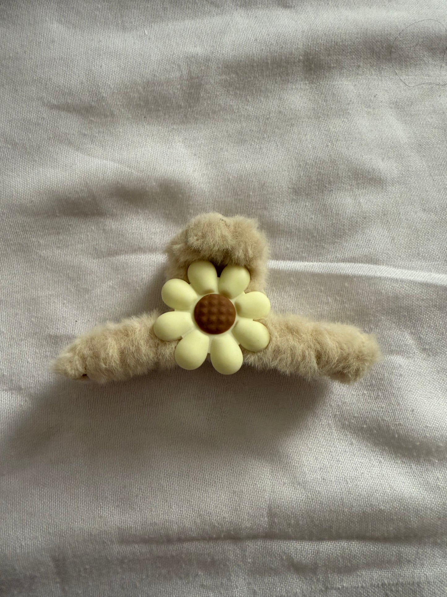 Fur hair claw clip