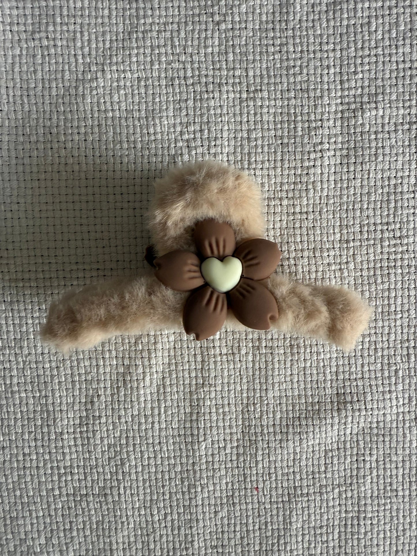 Fur hair claw clip