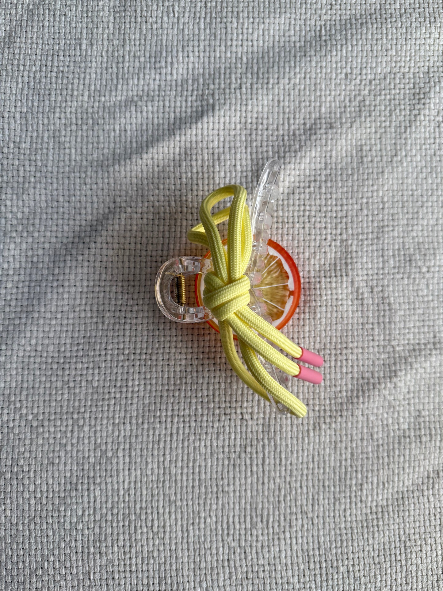 Lemon hair claw clip