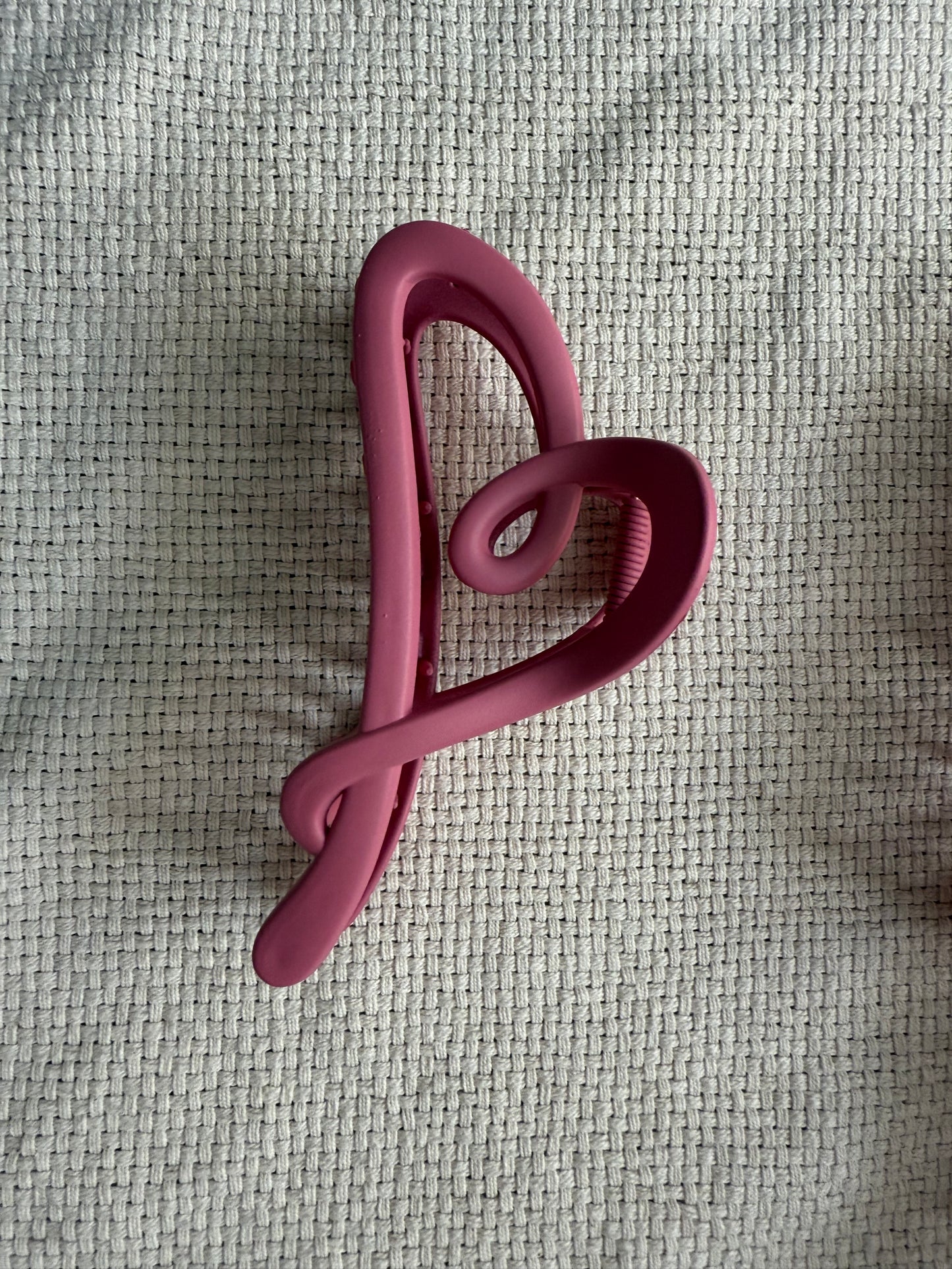 Pink hearted hair claw clip