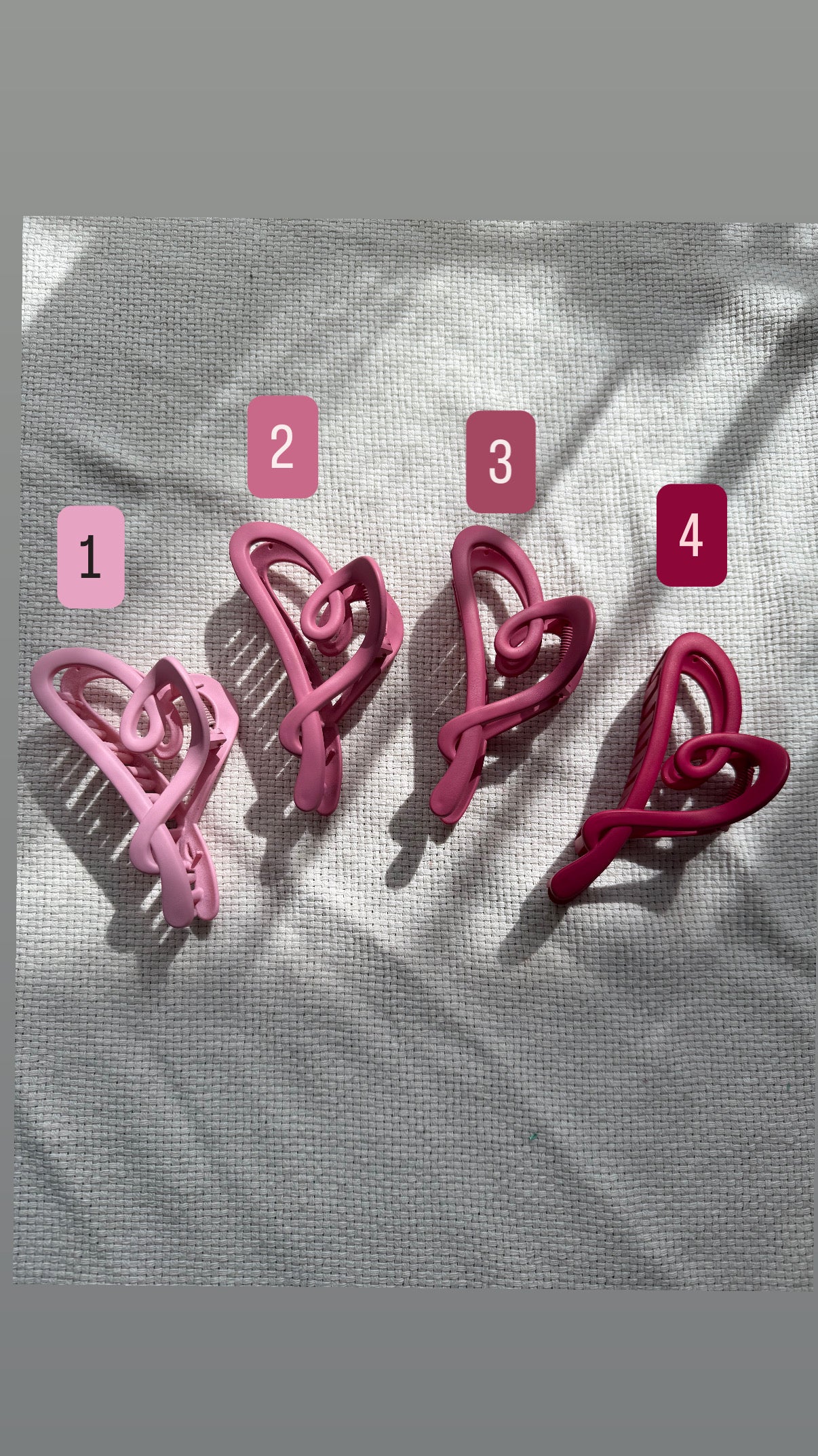 Pink hearted hair claw clip
