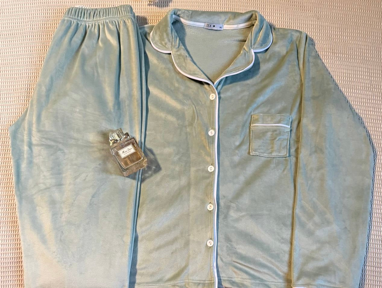 Plain classic velvet pj